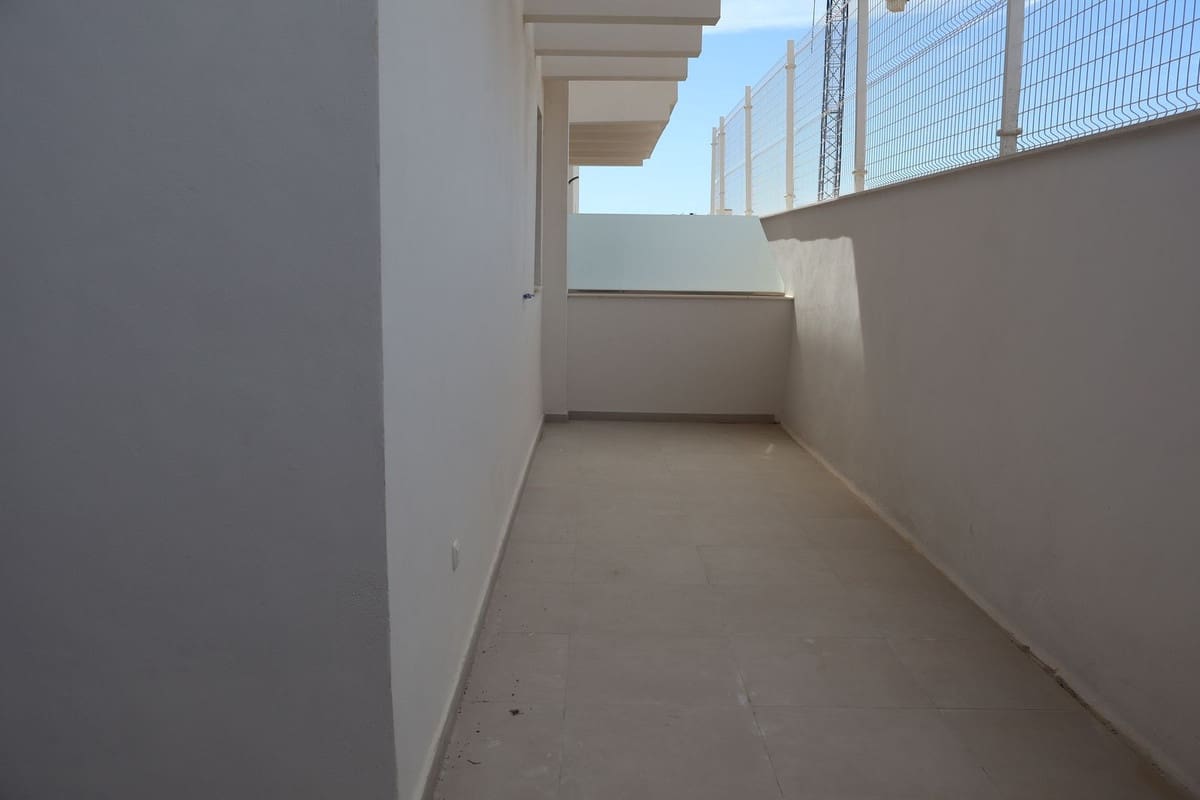 2 slaapkamer Appartement te koop in Estepona met garage - € 380.000 (Ref: 9869734)