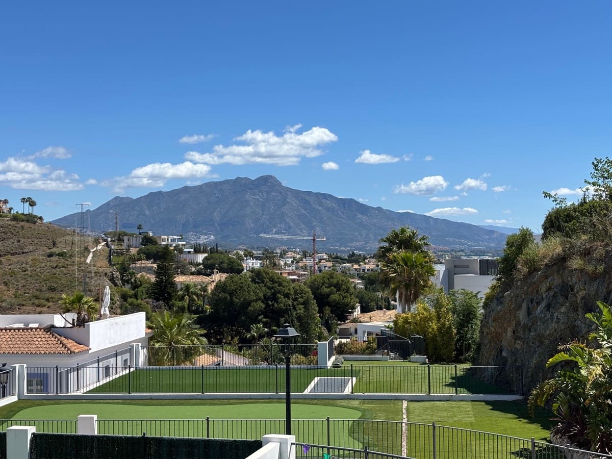 2 soverom Penthouse til salgs i Benahavis - € 699 000 (Ref: 9869744)