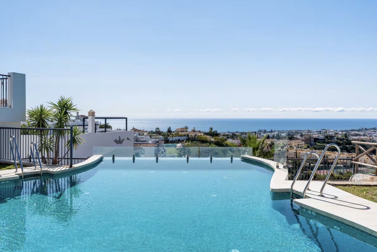 2 soverom Penthouse til salgs i Benahavis - € 699 000 (Ref: 9869744)