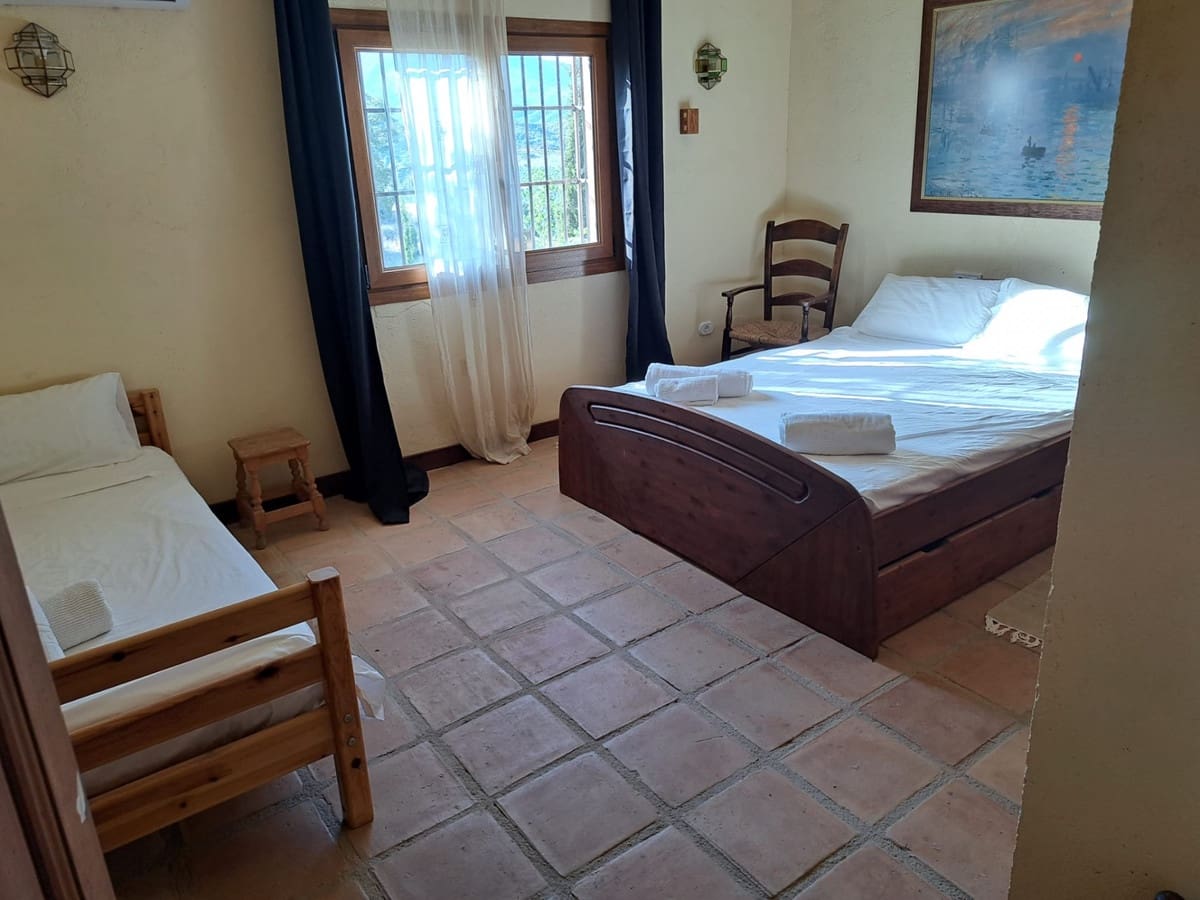 4 soveværelse Finca/Landehus til salg i Entrerrios - € 1.195.000 (Ref: 9870498)