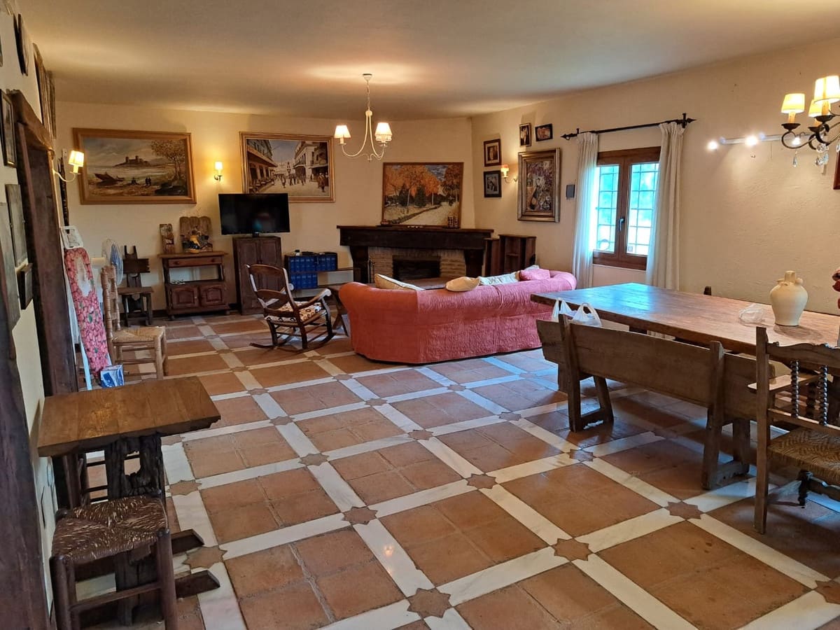 4 soveværelse Finca/Landehus til salg i Entrerrios - € 1.195.000 (Ref: 9870498)