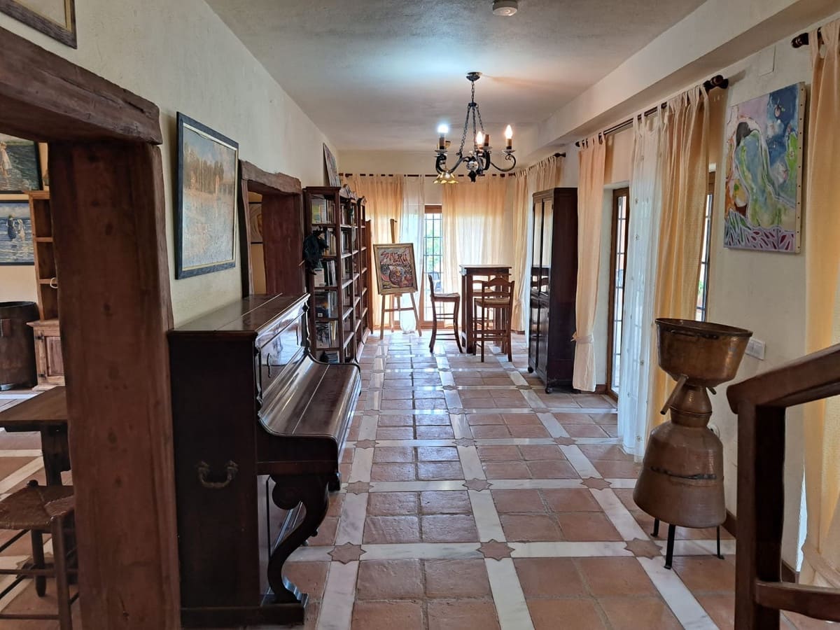 4 soveværelse Finca/Landehus til salg i Entrerrios - € 1.195.000 (Ref: 9870498)