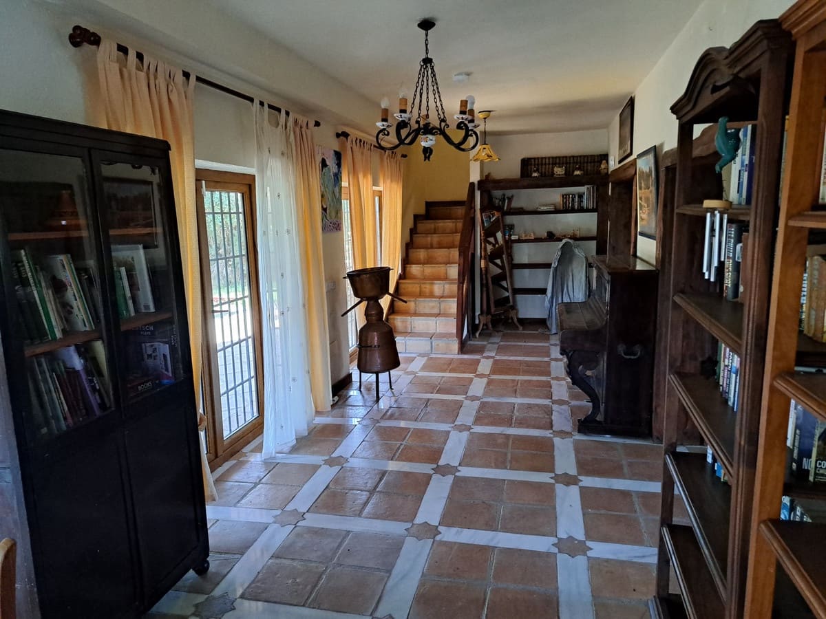 4 soveværelse Finca/Landehus til salg i Entrerrios - € 1.195.000 (Ref: 9870498)