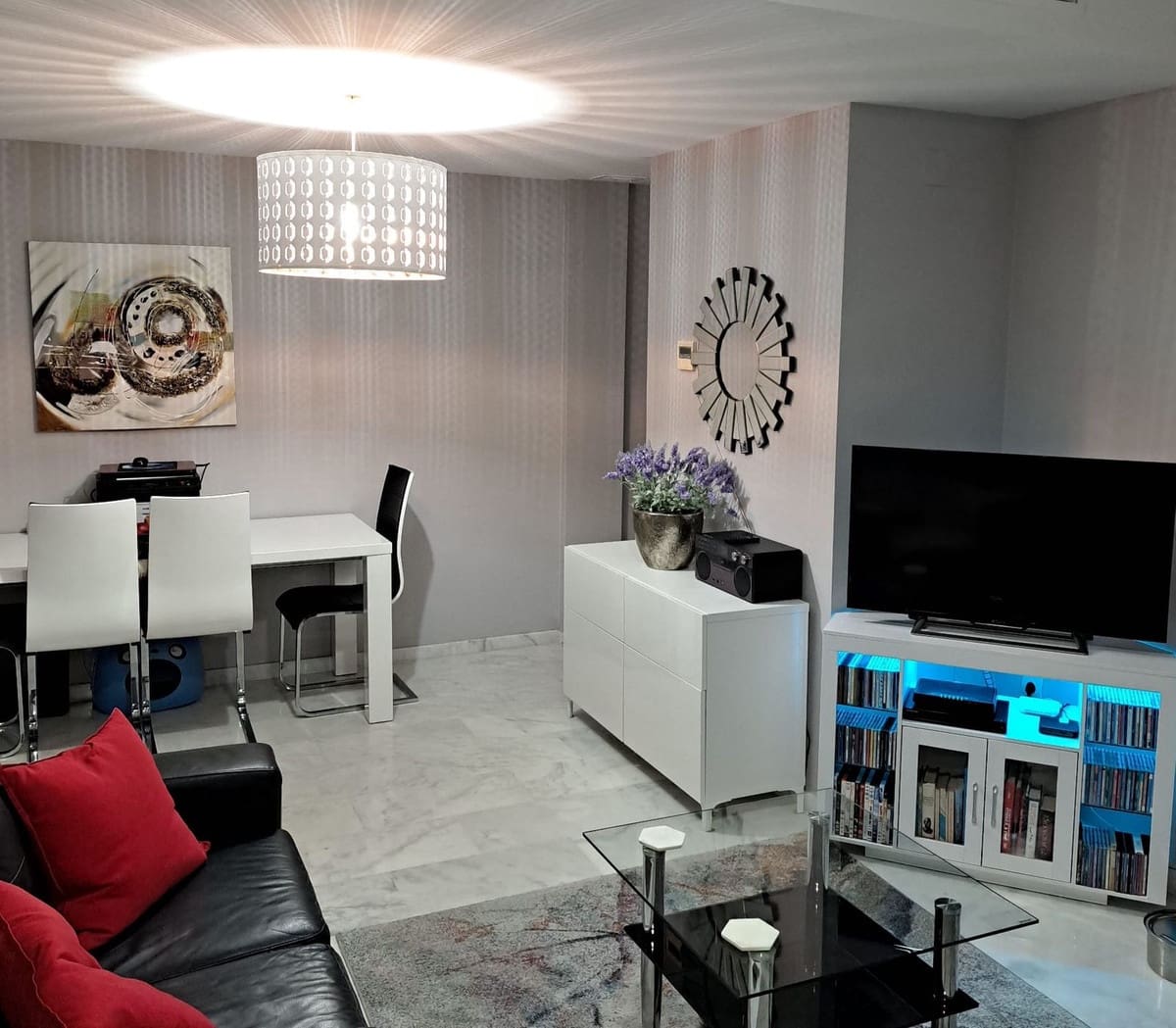 Apartamento de 2 habitaciones en Estepona en venta con garaje - 270.000 € (Ref: 9875494)