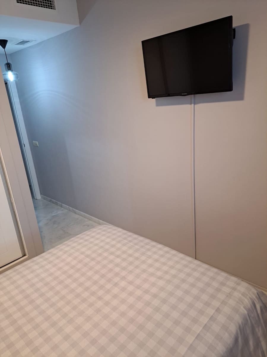Apartamento de 2 habitaciones en Estepona en venta con garaje - 270.000 € (Ref: 9875494)