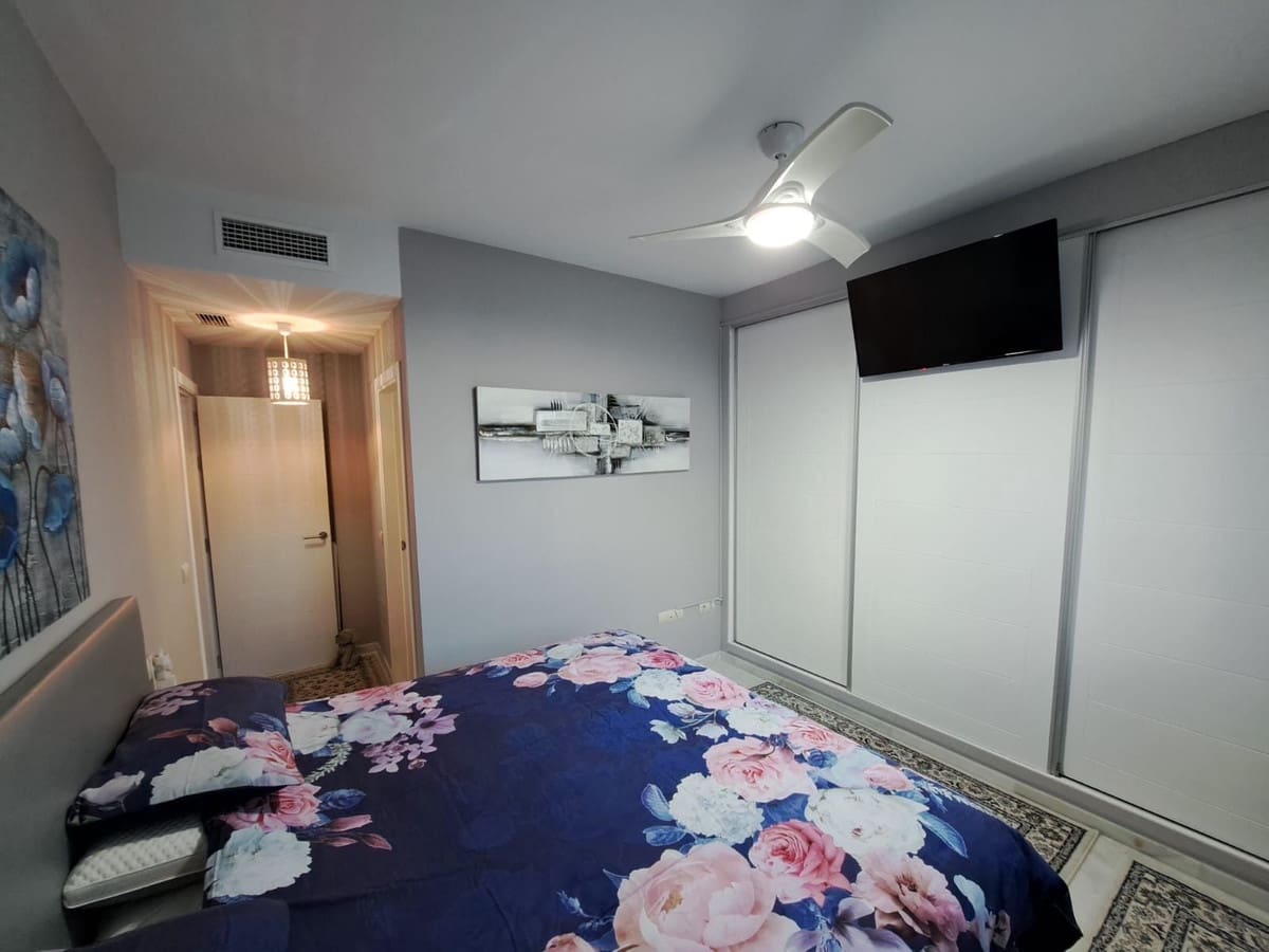 Apartamento de 2 habitaciones en Estepona en venta con garaje - 270.000 € (Ref: 9875494)