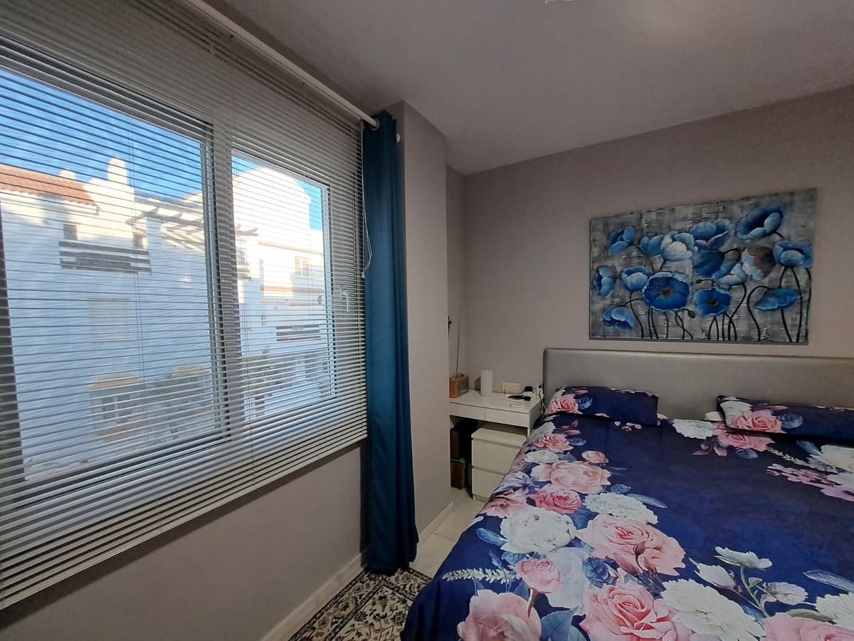 Apartamento de 2 habitaciones en Estepona en venta con garaje - 270.000 € (Ref: 9875494)