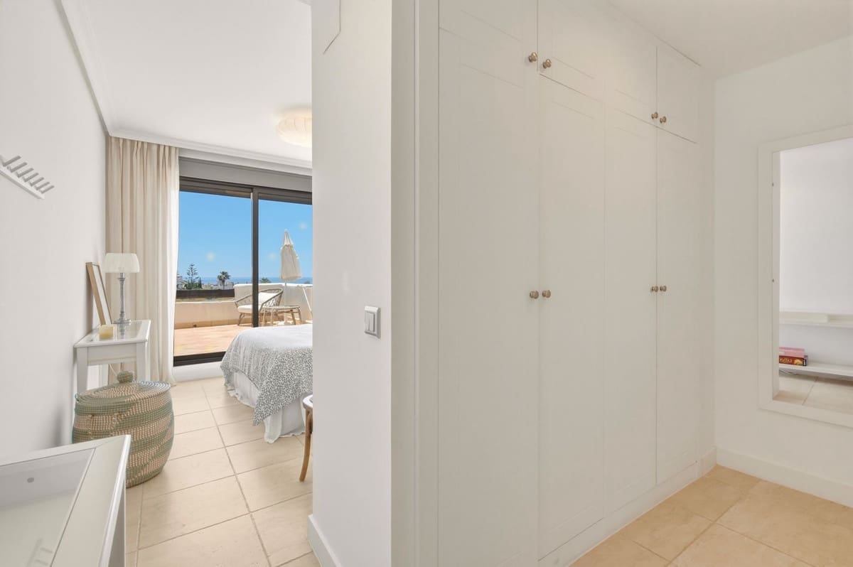 3 slaapkamer Huis te koop in Estepona met garage - € 695.000 (Ref: 9875495)