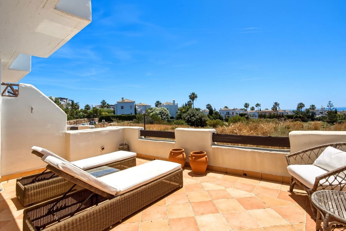 3 slaapkamer Huis te koop in Estepona met garage - € 695.000 (Ref: 9875495)