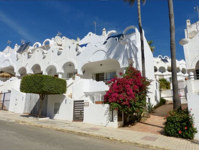 3 soverom Hus til salgs i La Reserva, Marbella med garasje - € 370 000 (Ref: 9875498)