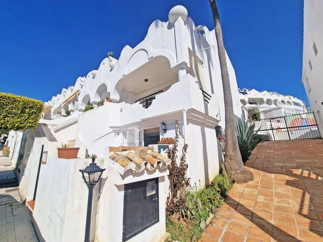 3 soverom Hus til salgs i La Reserva, Marbella med garasje - € 370 000 (Ref: 9875498)