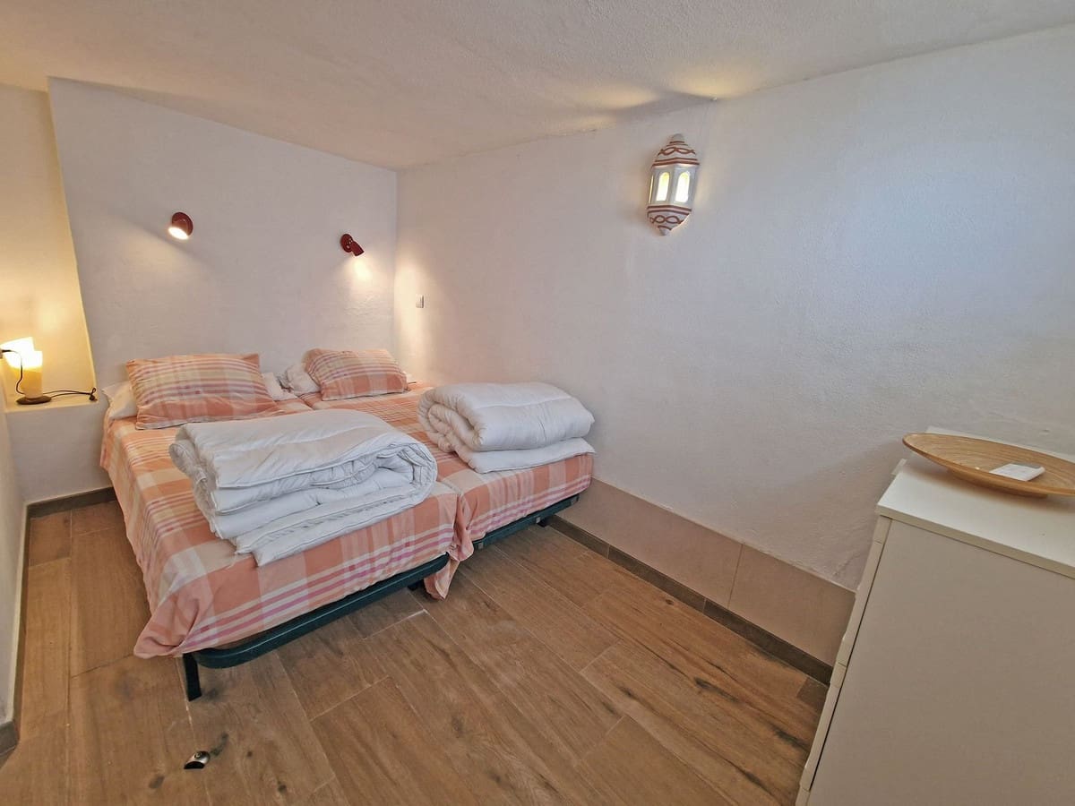 3 makuuhuone Omakotitalo myytävänä paikassa La Reserva mukana 
autotalli - 370 000 € (Ref: 9875498)