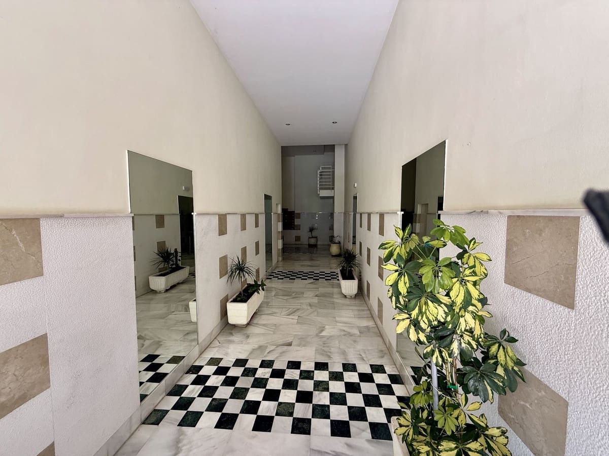 3 sypialnia Apartament na sprzedaż w Marbella z garażem - 499 000 € (Ref: 9875499)