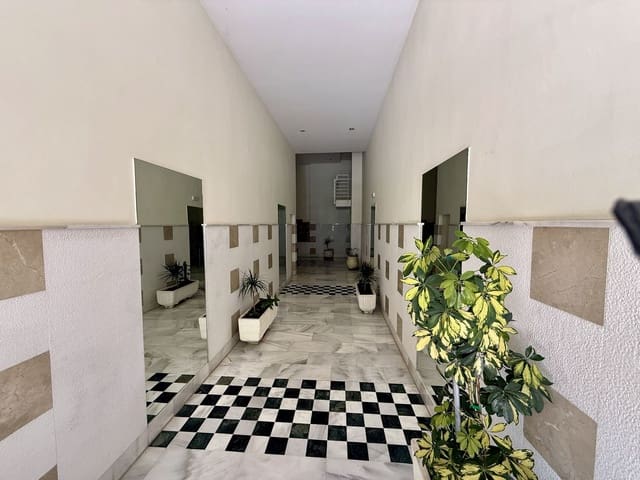 3 sypialnia Apartament na sprzedaż w Casco Antiguo, Marbella z garażem - 499 000 € (Ref: 9875499)