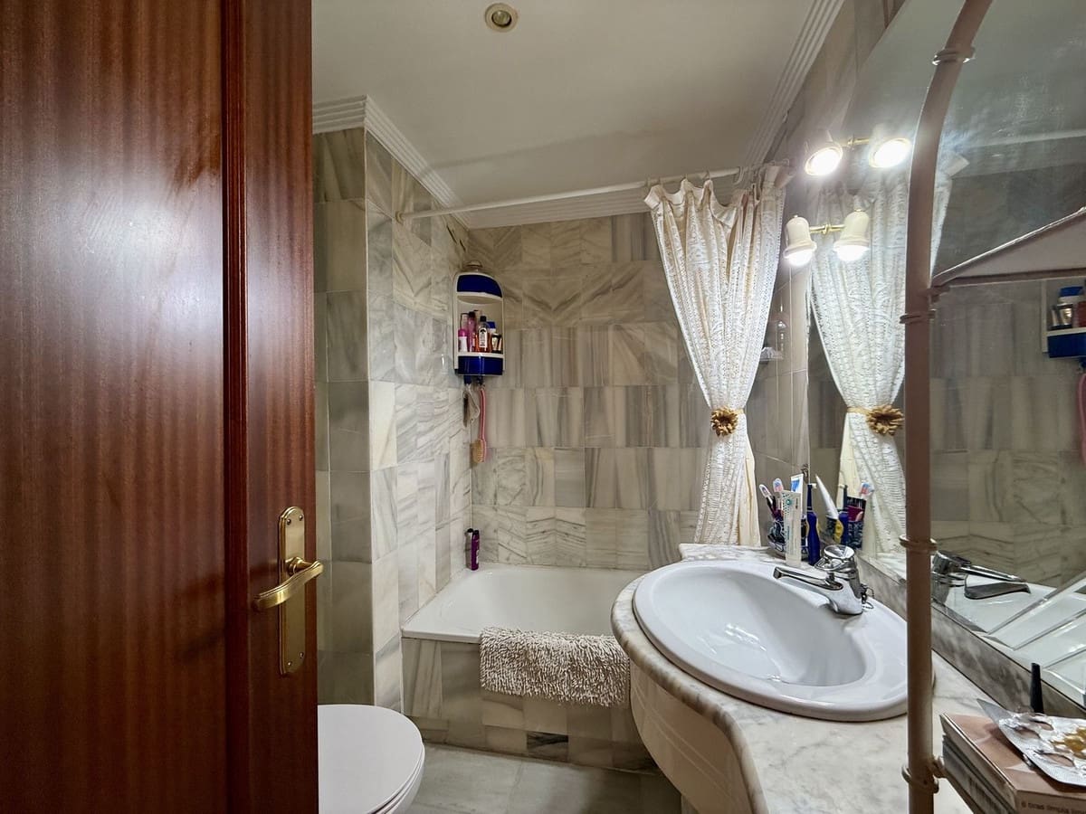 3 sypialnia Apartament na sprzedaż w Marbella z garażem - 499 000 € (Ref: 9875499)