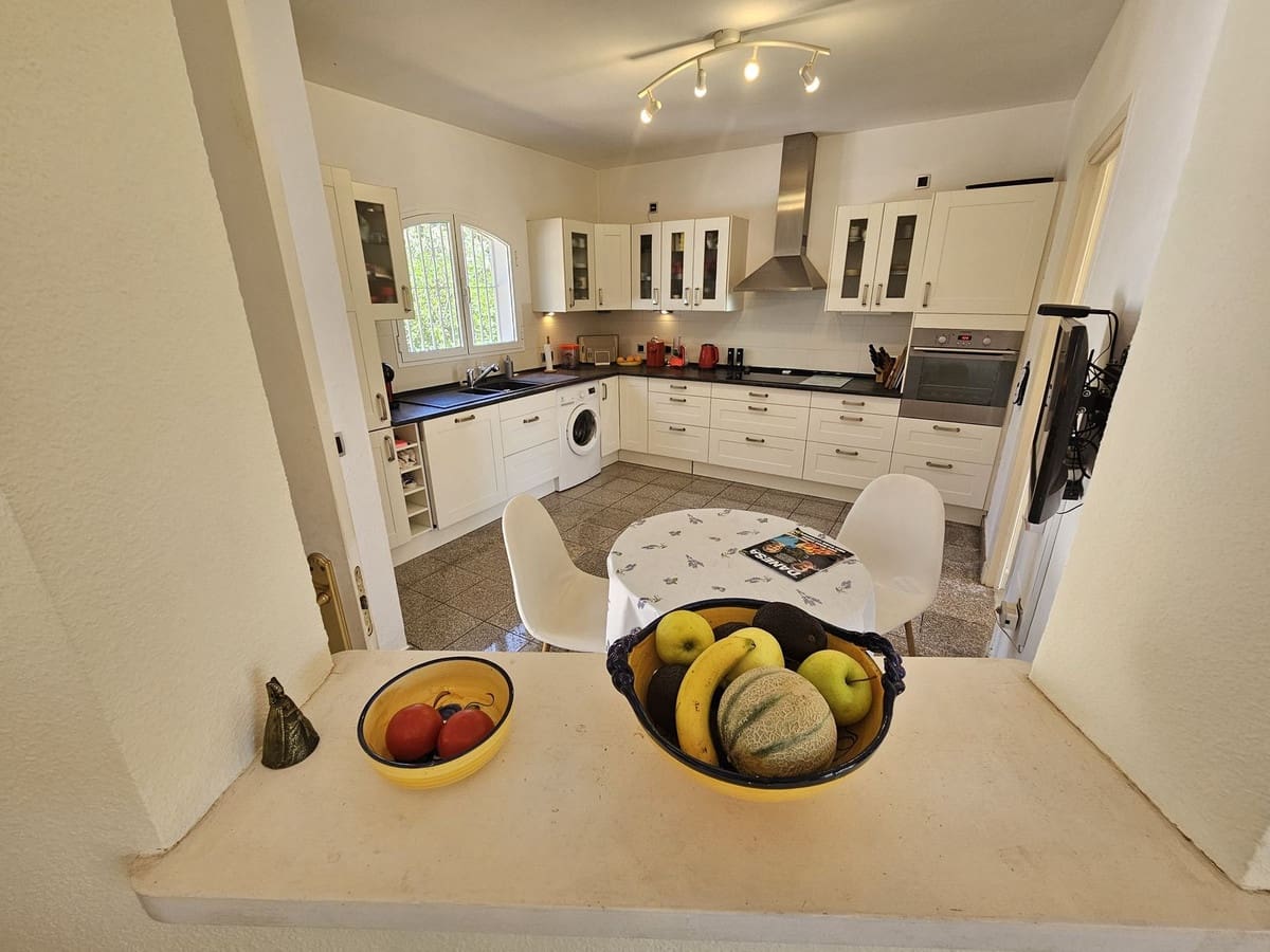 3 slaapkamer Villa te koop in El Chaparral - € 798.000 (Ref: 9875500)