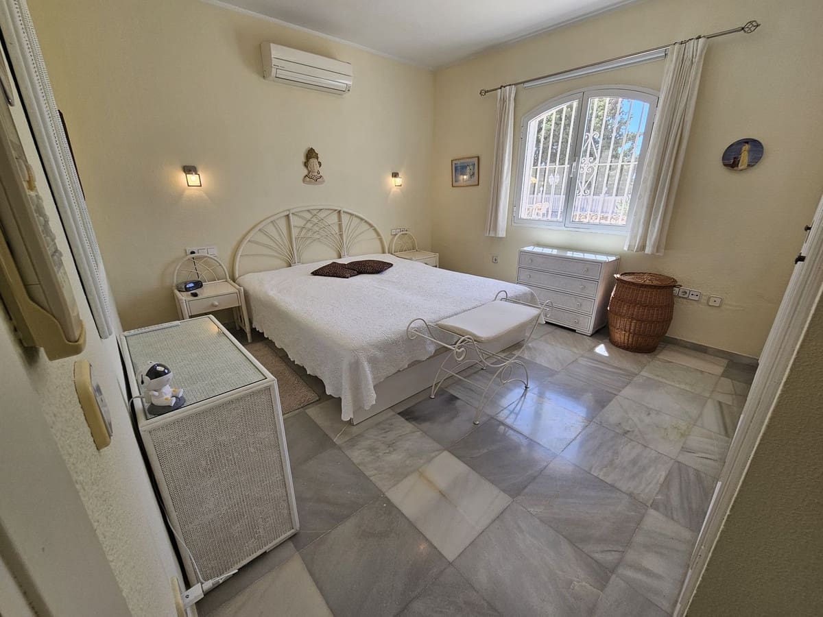 3 slaapkamer Villa te koop in El Chaparral - € 798.000 (Ref: 9875500)