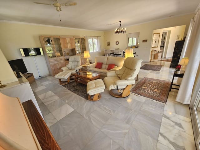 3 soveværelse Villa til salg i El Chaparral, Mijas - € 798.000 (Ref: 9875500)