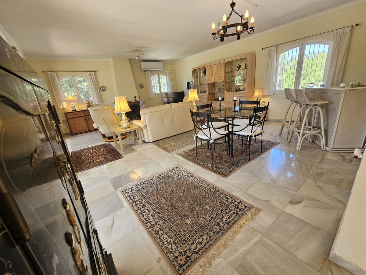 3 slaapkamer Villa te koop in El Chaparral - € 798.000 (Ref: 9875500)
