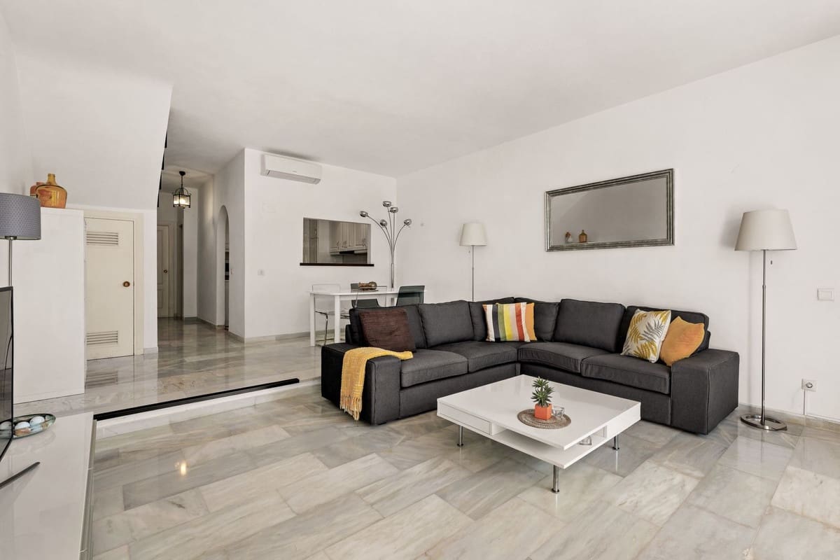 2 quarto Casa em Banda para venda em Aloha Golf - 635 000 € (Ref: 9875501)