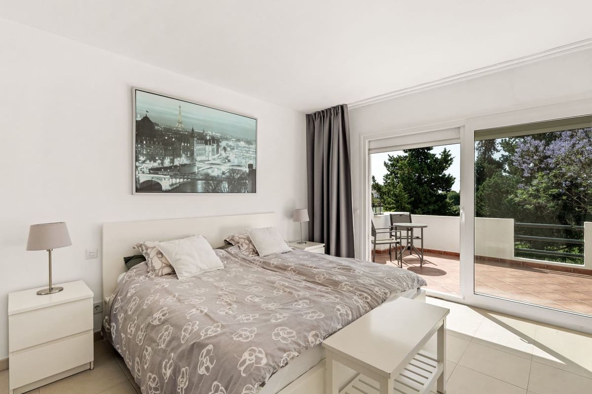 2 quarto Casa em Banda para venda em Aloha Golf - 635 000 € (Ref: 9875501)