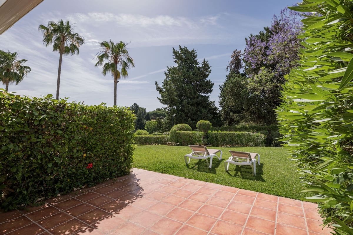 2 quarto Casa em Banda para venda em Aloha Golf - 635 000 € (Ref: 9875501)