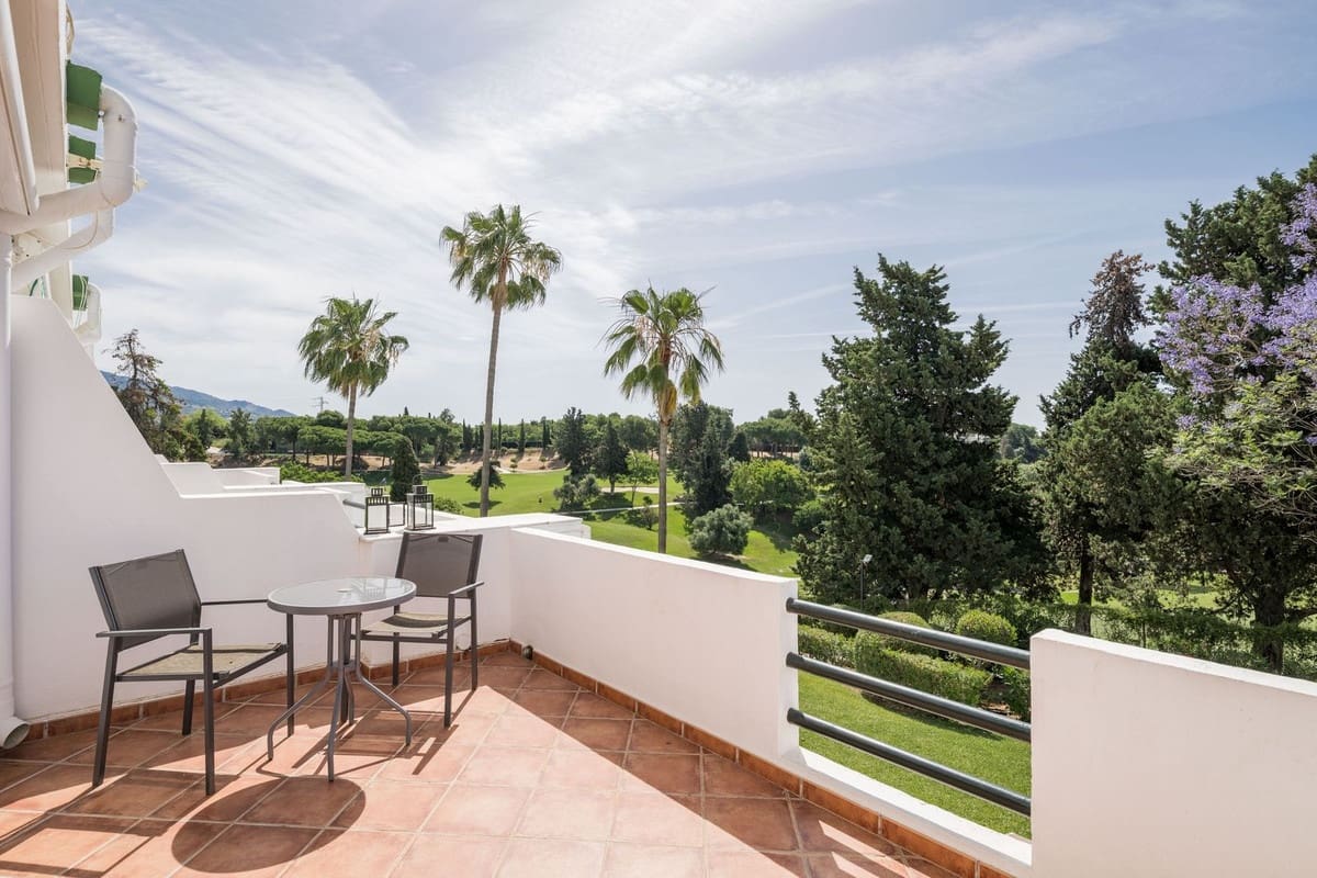 2 quarto Casa em Banda para venda em Aloha Golf - 635 000 € (Ref: 9875501)