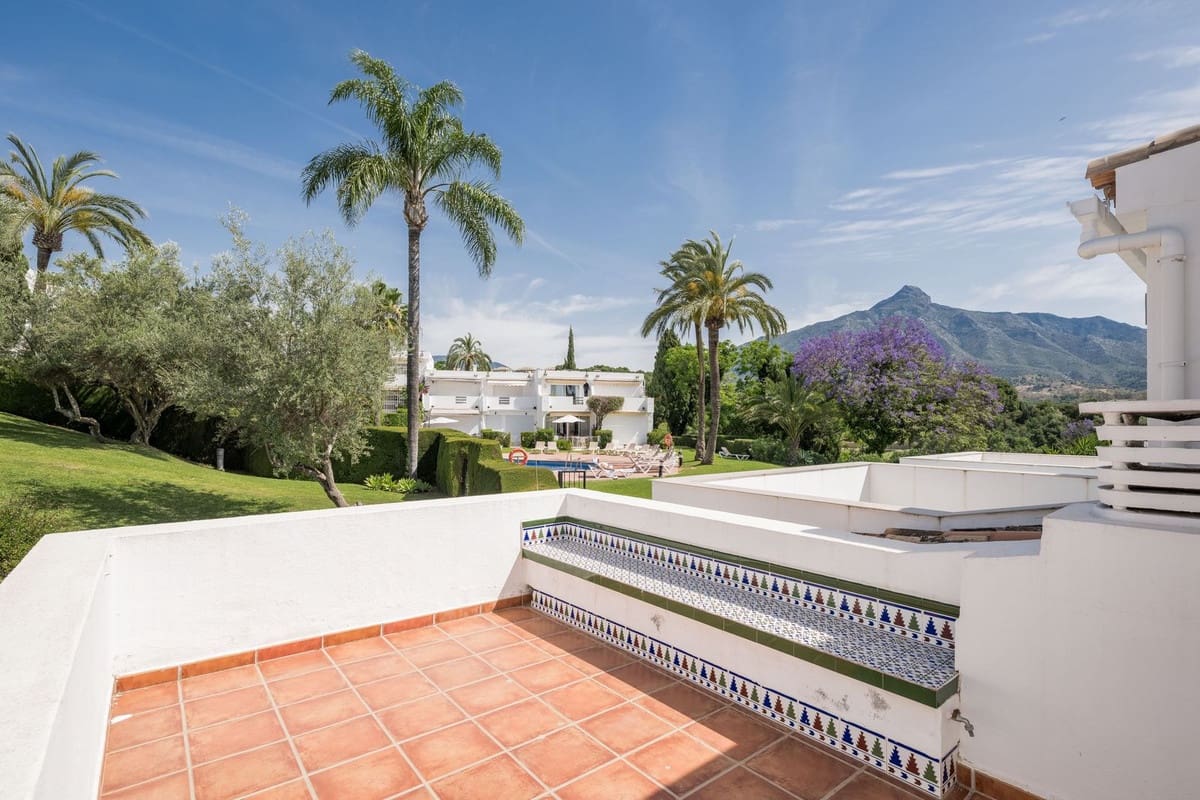 2 quarto Casa em Banda para venda em Aloha Golf - 635 000 € (Ref: 9875501)