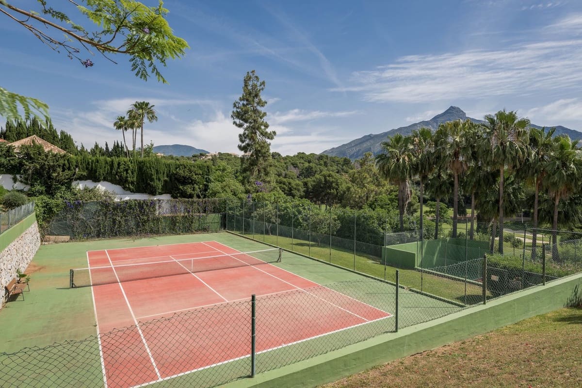 2 quarto Casa em Banda para venda em Aloha Golf - 635 000 € (Ref: 9875501)