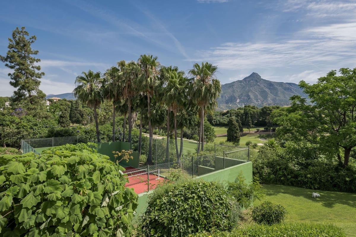 2 quarto Casa em Banda para venda em Aloha Golf - 635 000 € (Ref: 9875501)