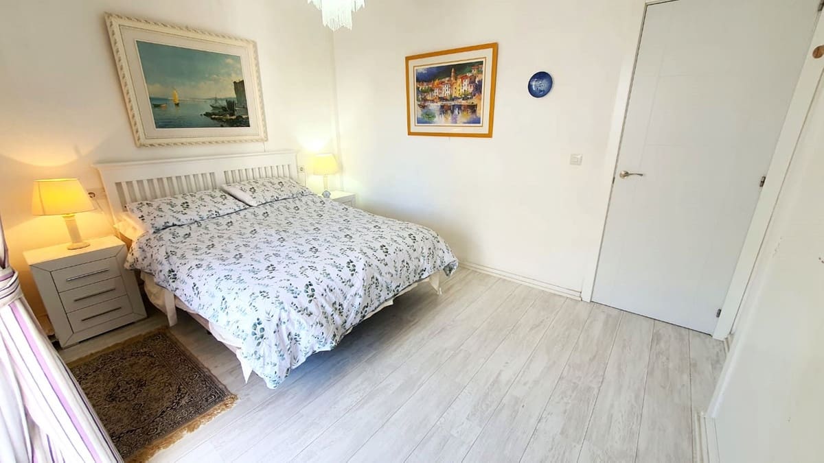 3 soveværelse Lejlighed til salg i Fuengirola med garage - € 450.000 (Ref: 9875502)