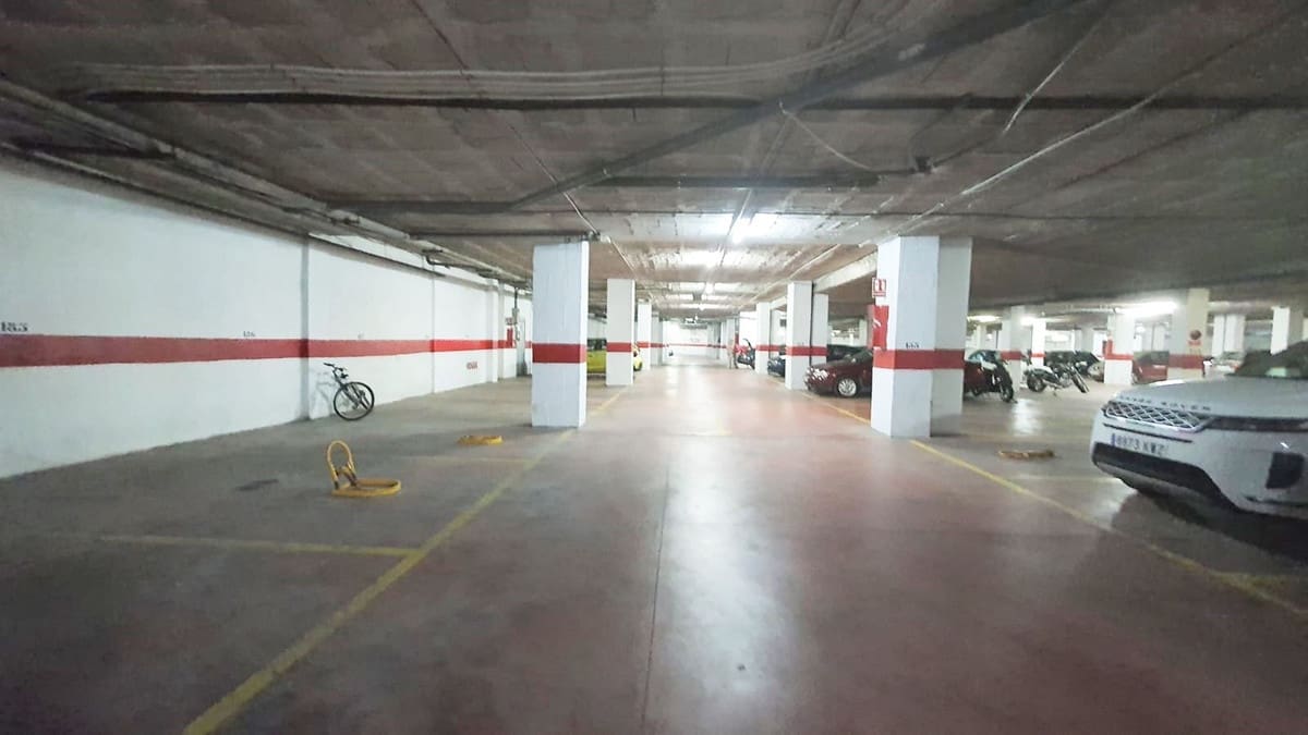 3 soveværelse Lejlighed til salg i Fuengirola med garage - € 450.000 (Ref: 9875502)