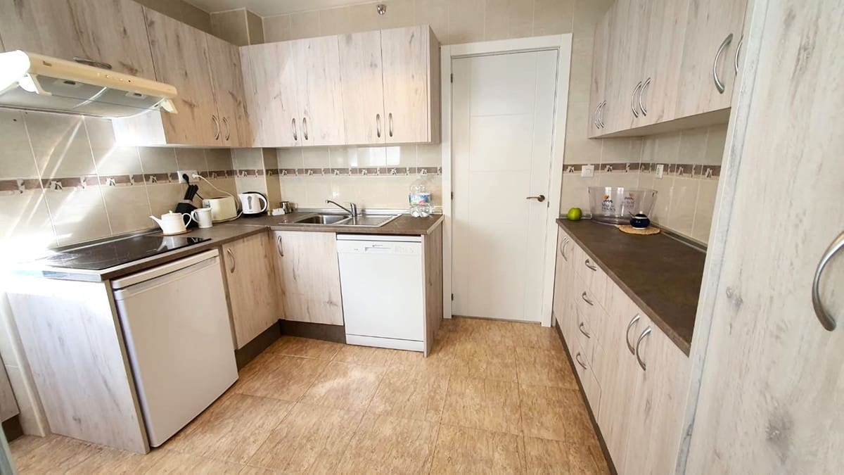 3 soveværelse Lejlighed til salg i Fuengirola med garage - € 450.000 (Ref: 9875502)