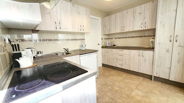 3 soveværelse Lejlighed til salg i Castillo Sohail, Fuengirola med garage - € 450.000 (Ref: 9875502)