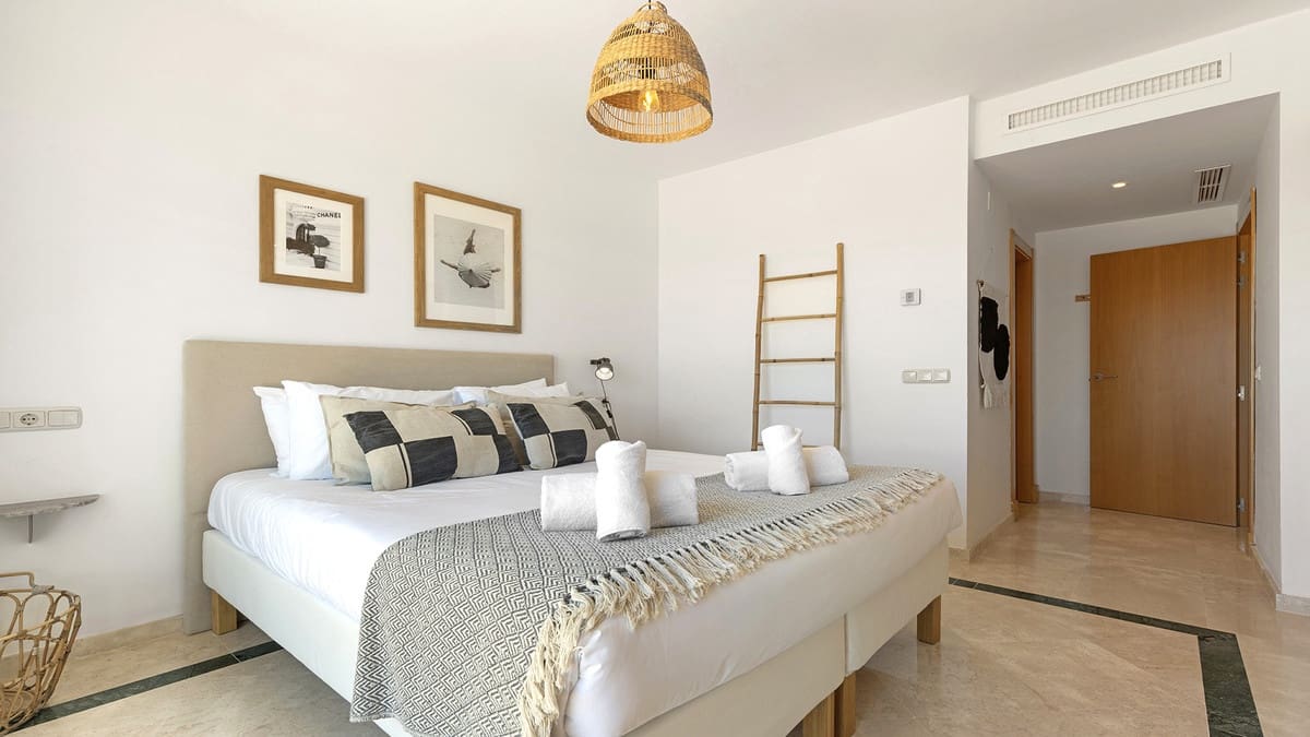 Ático de 3 habitaciones en Casares en venta - 650.000 € (Ref: 9877671)