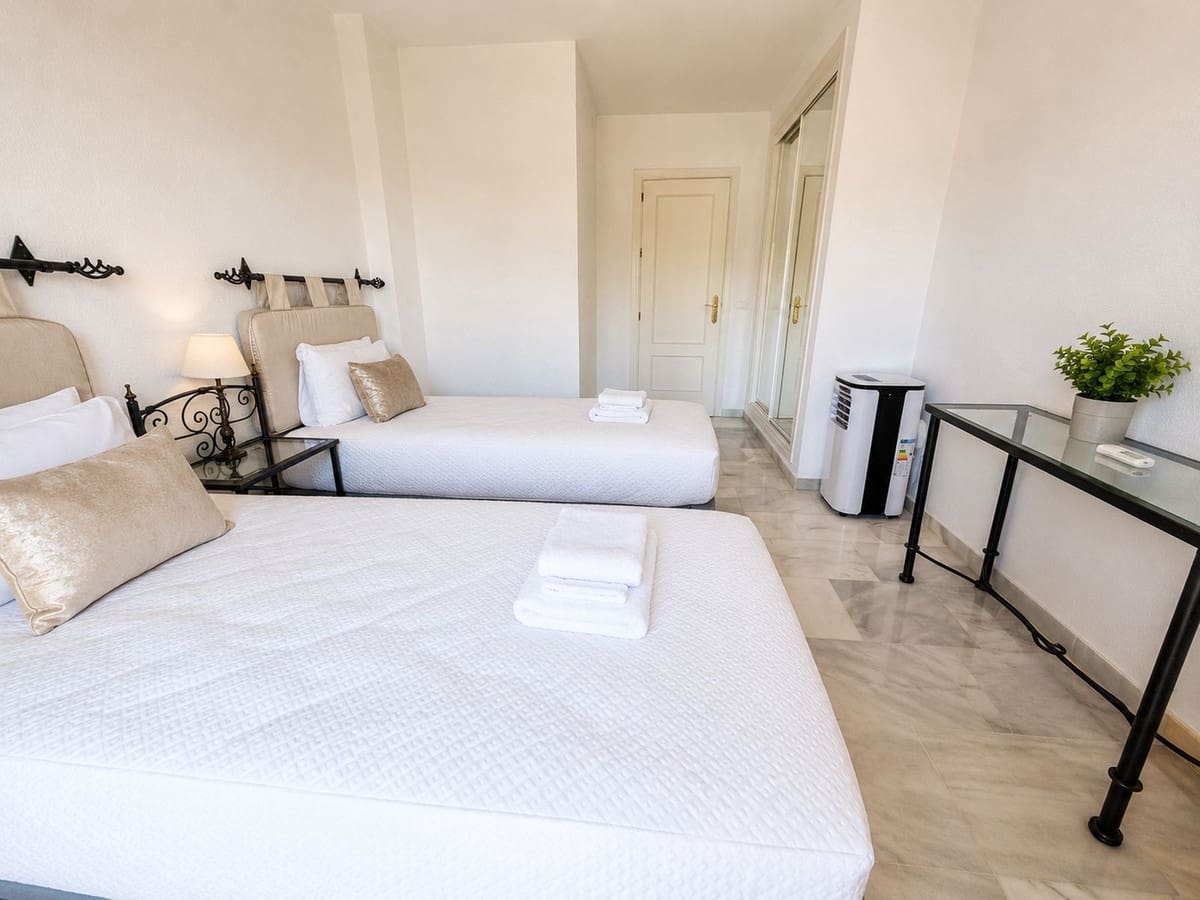 Apartamento de 2 habitaciones en Mijas Golf en venta con garaje - 289.500 € (Ref: 9877672)