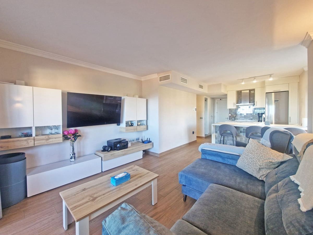 3 bedroom Apartment for sale in Calahonda - € 385,000 (Ref: 9880391)