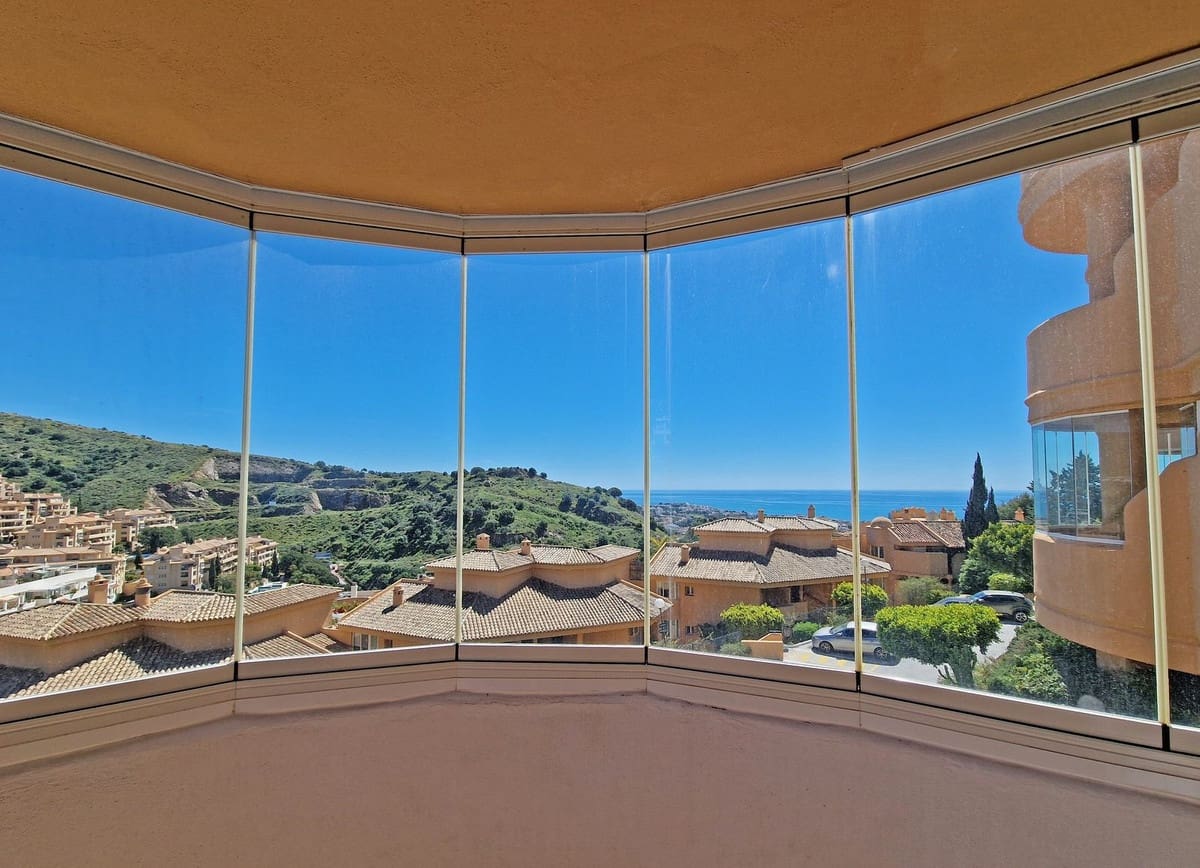 3 bedroom Apartment for sale in Calahonda - € 385,000 (Ref: 9880391)