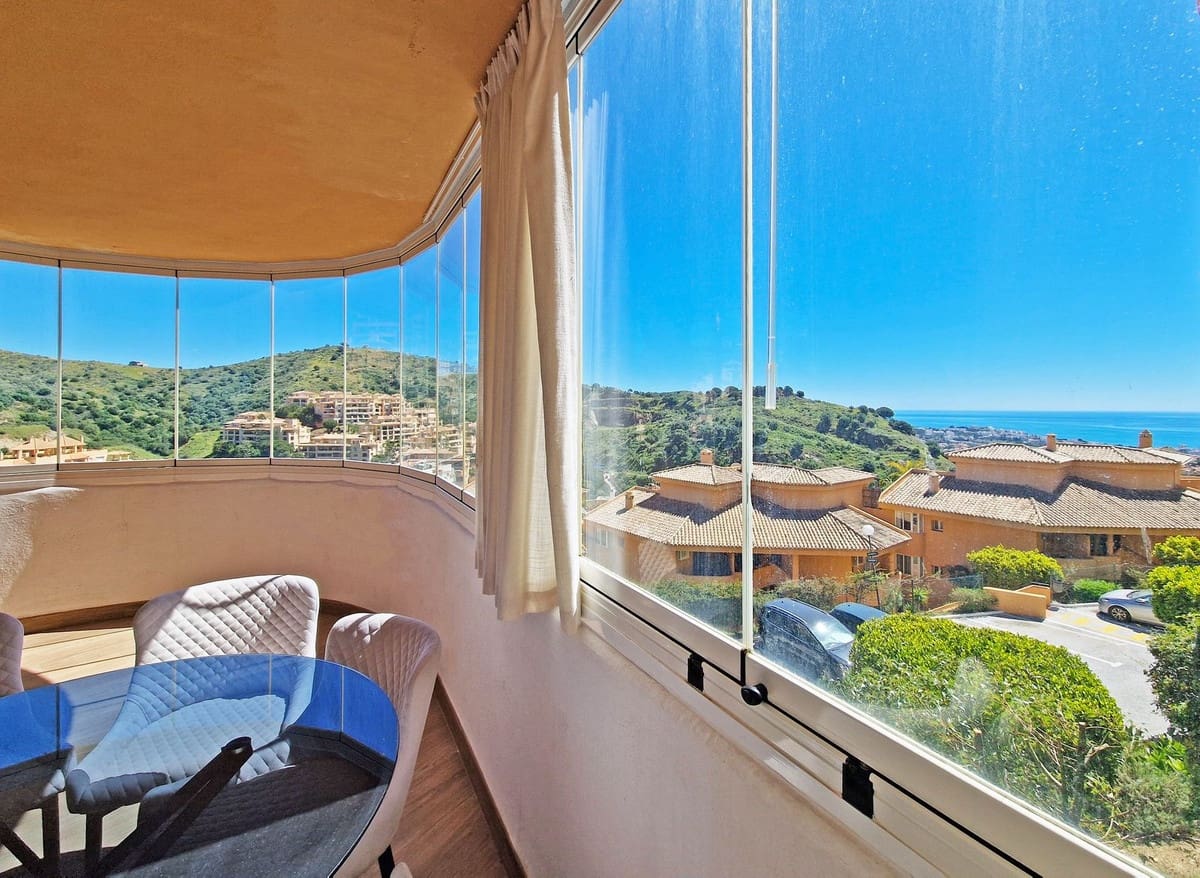 3 bedroom Apartment for sale in Calahonda - € 385,000 (Ref: 9880391)
