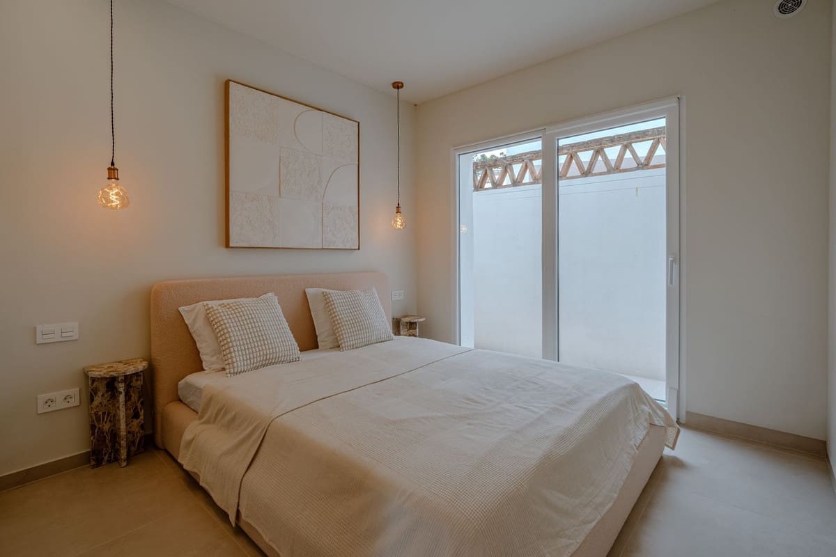 2 slaapkamer Appartement te koop in Nueva Andalucia - € 599.000 (Ref: 9880392)