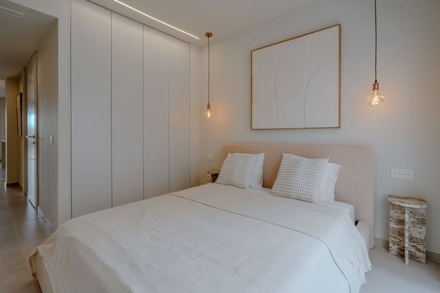 2 slaapkamer Appartement te koop in Puerto Banus, Marbella - € 599.000 (Ref: 9880392)