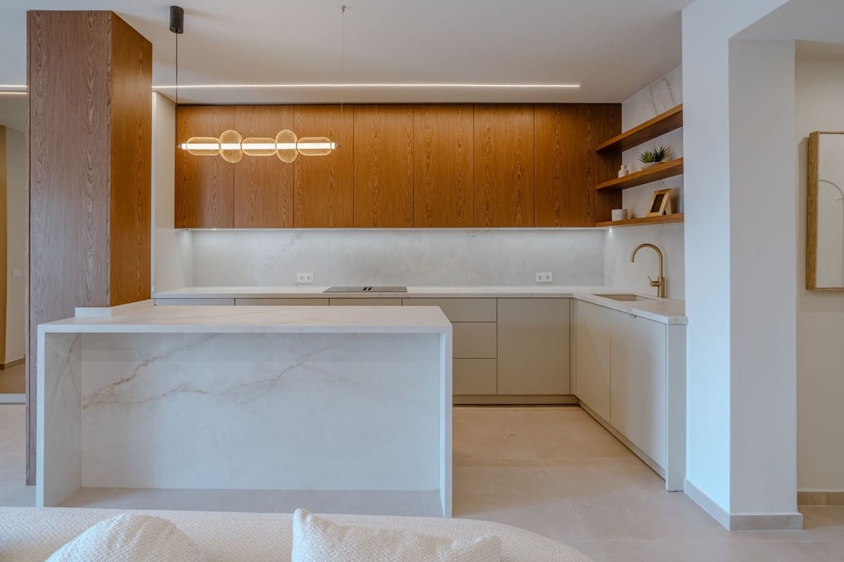 2 slaapkamer Appartement te koop in Nueva Andalucia - € 599.000 (Ref: 9880392)