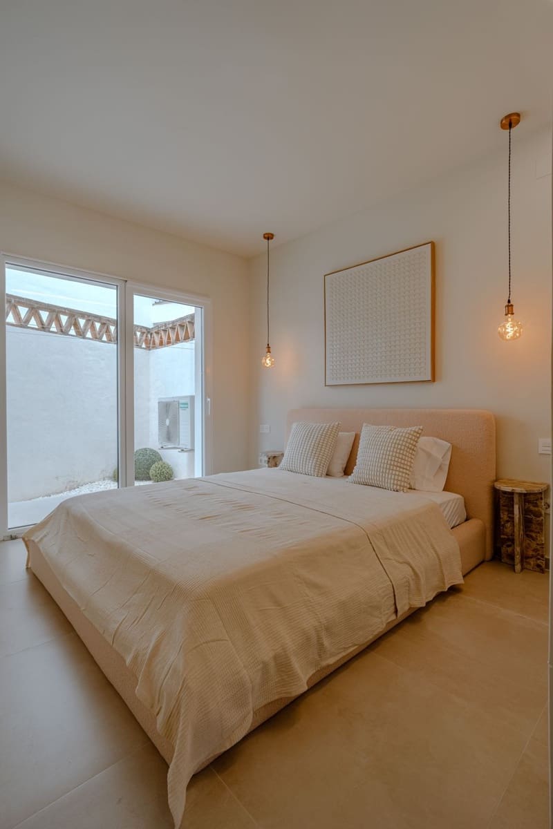 2 slaapkamer Appartement te koop in Nueva Andalucia - € 599.000 (Ref: 9880392)