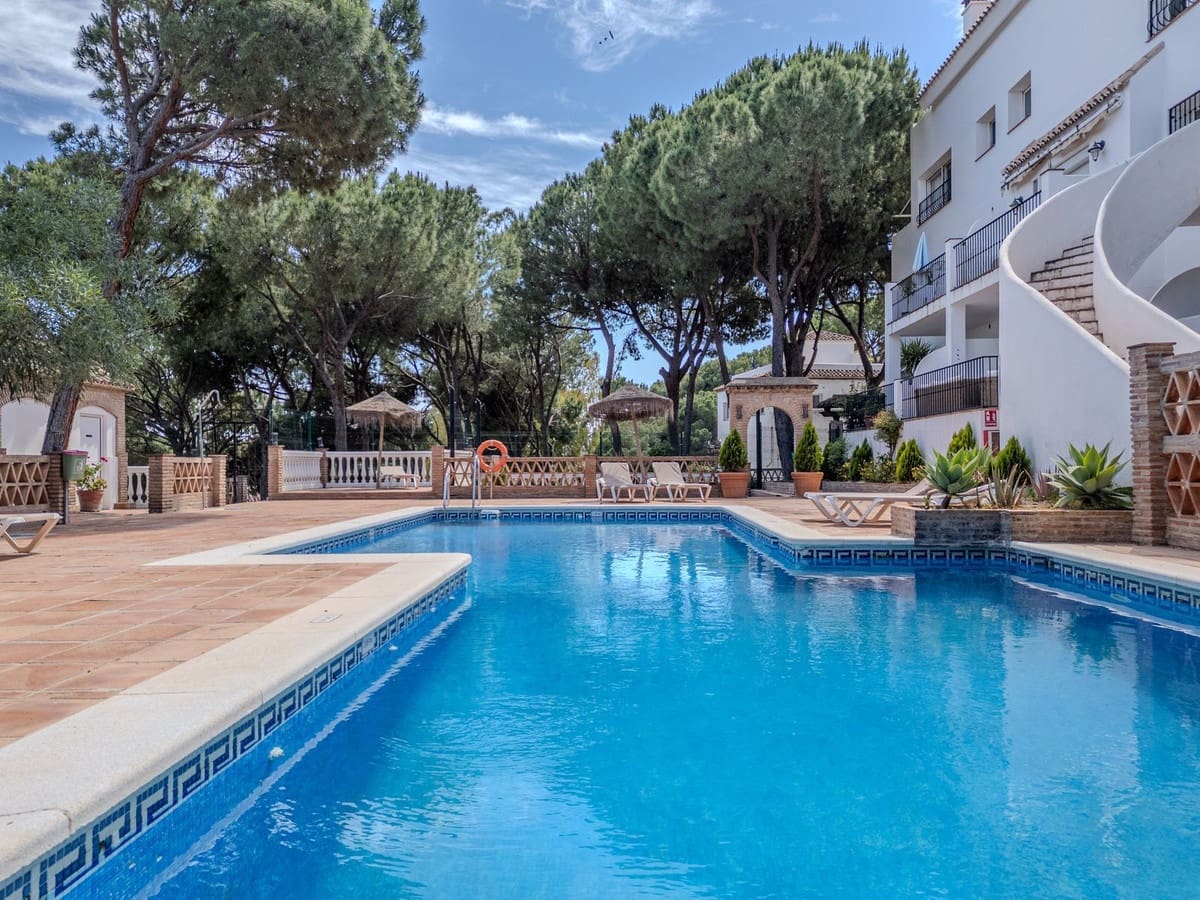 2 slaapkamer Appartement te koop in Nueva Andalucia - € 599.000 (Ref: 9880392)