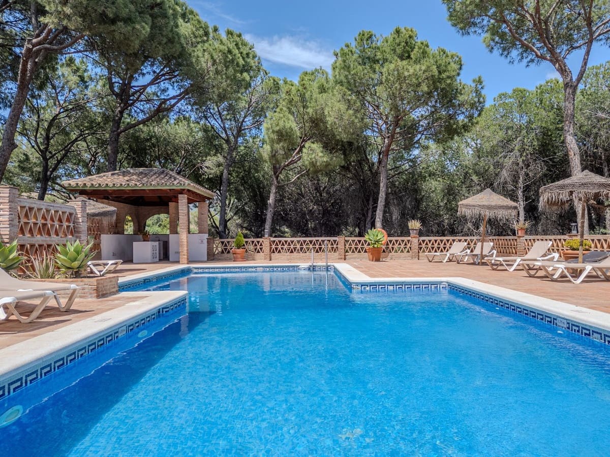 2 slaapkamer Appartement te koop in Nueva Andalucia - € 599.000 (Ref: 9880392)