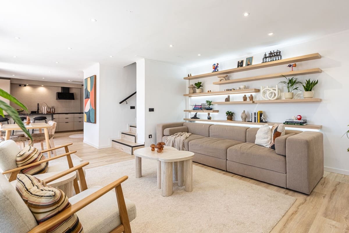 2 bedroom Apartment for sale in La Duquesa / Puerto de la Duquesa with garage - € 419,000 (Ref: 9880394)