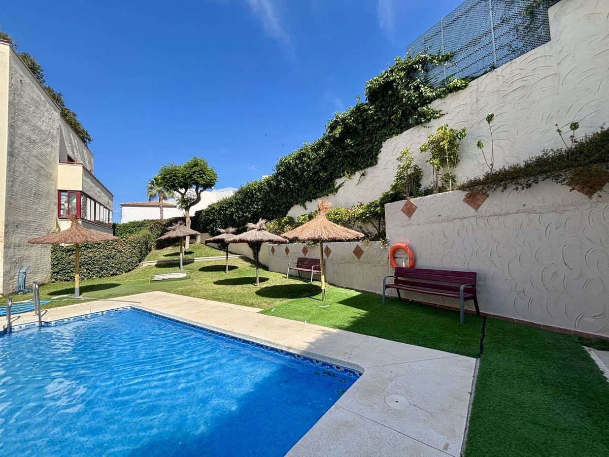 2 sypialnia Apartament na sprzedaż w Rincon de la Victoria z garażem - 295 000 € (Ref: 9880395)