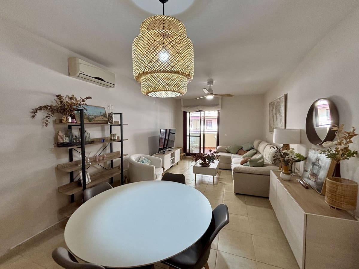 2 sypialnia Apartament na sprzedaż w Rincon de la Victoria z garażem - 295 000 € (Ref: 9880395)
