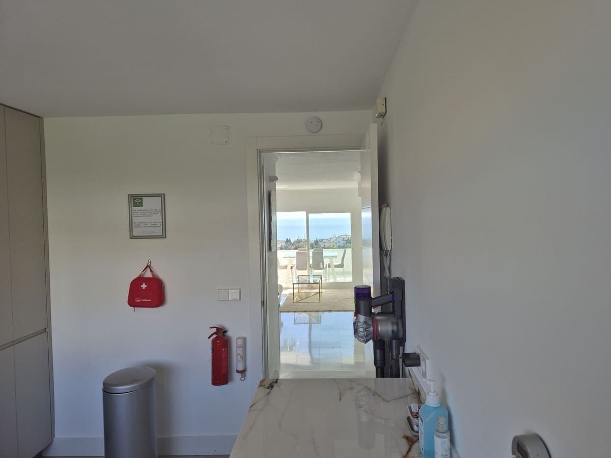 3 bedroom Penthouse for sale in Calahonda - € 850,000 (Ref: 9885360)