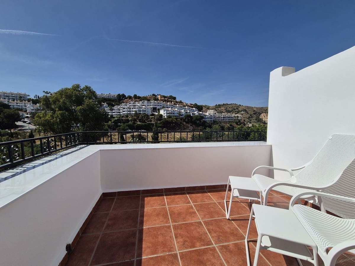 3 bedroom Penthouse for sale in Calahonda - € 850,000 (Ref: 9885360)